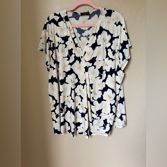 Lane Bryant Tops - Lane Bryant 18/20 Blue and Cream Floral Pattern Blouse
